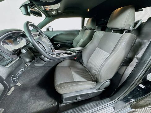 Used 2022 Dodge Challenger GT AWD/4WD image 12