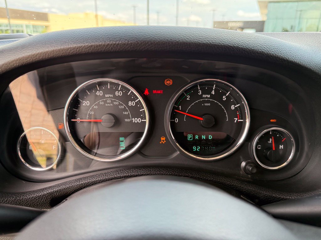 Used 2015 Jeep Wrangler Unlimited Rubicon w/ Connectivity Group AWD/4WD image 16