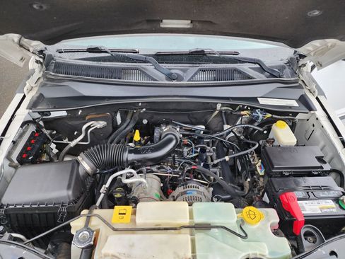 Used 2012 Jeep Liberty Sport image 14