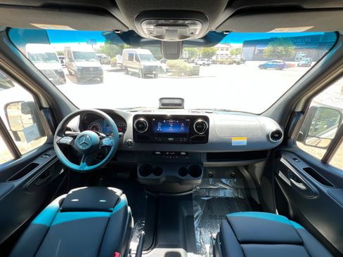 New 2026 Mercedes-Benz Sprinter 2500 image 9