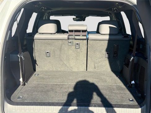 Used 2023 Lexus GX 460 Premium image 12