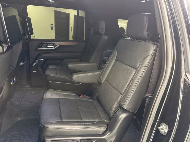 Used 2025 GMC Yukon XL Denali w/ Denali Reserve Package AWD/4WD image 26
