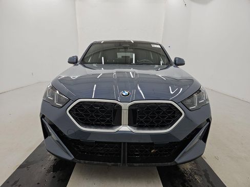 Used 2025 BMW X2 xDrive28i image 2