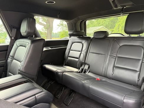 Used 2021 Lincoln Navigator Reserve w/ Luxury Package AWD/4WD image 25