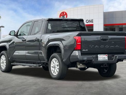 Used 2025 Toyota Tacoma SR5 image 6