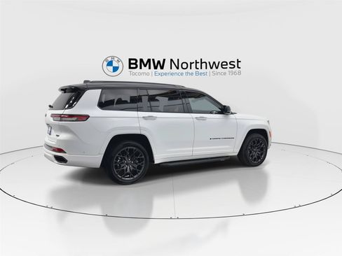 Used 2023 Jeep Grand Cherokee L Summit AWD/4WD image 4