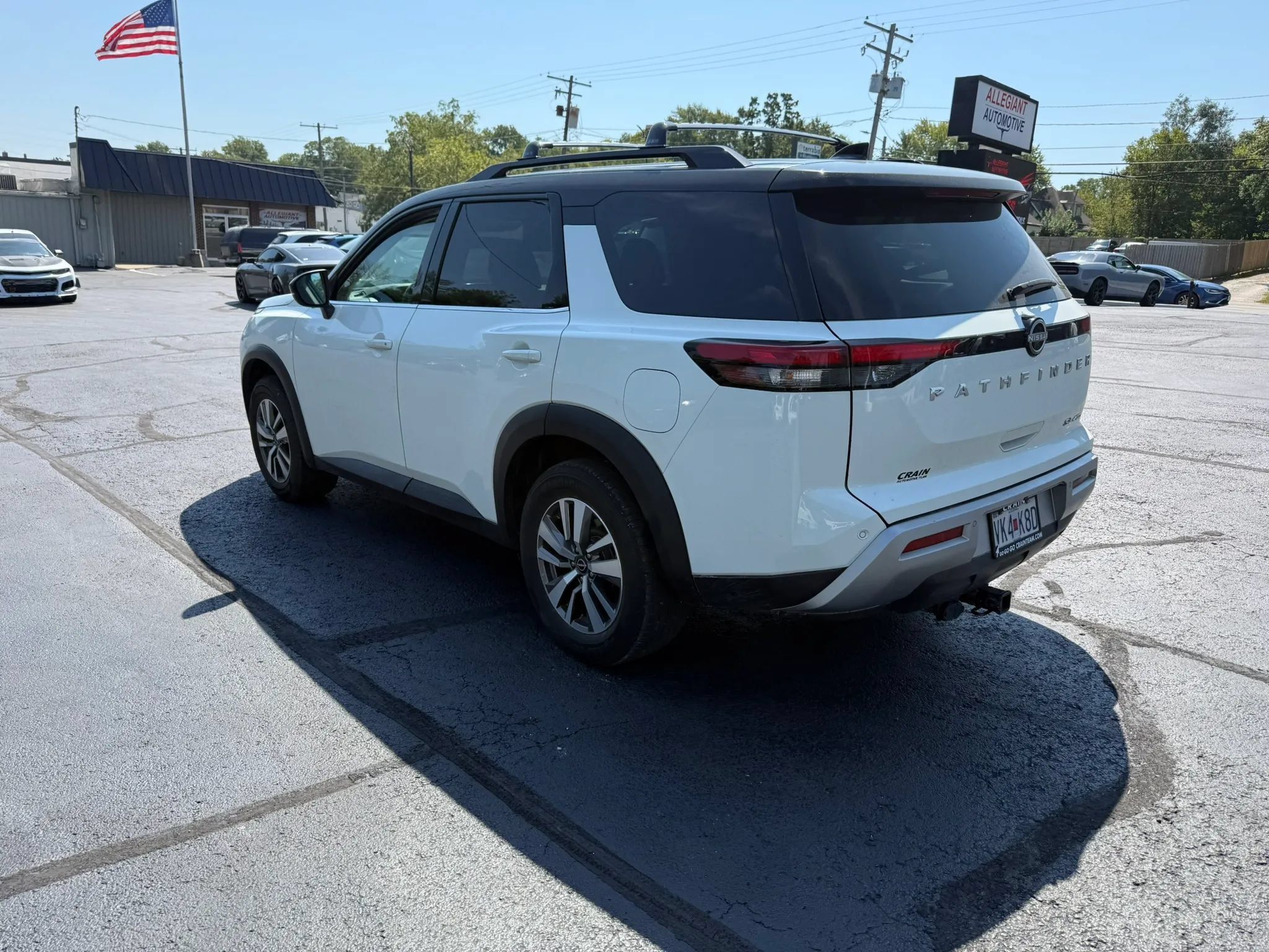 Used 2023 Nissan Pathfinder SL AWD/4WD image 5