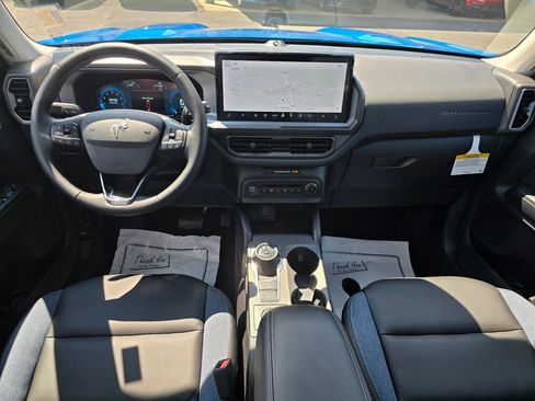 Used 2025 Ford Bronco Sport Outer Banks w/ Outer Banks Tech Package+ AWD/4WD image 3
