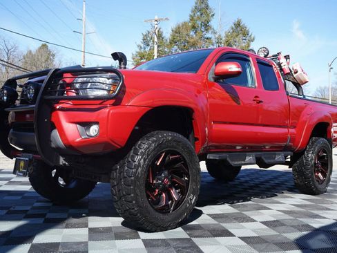 Used 2015 Toyota Tacoma 4x4 Access Cab image 13