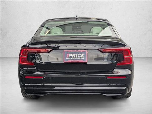 Used 2023 Volvo S60 T8 Plus image 7