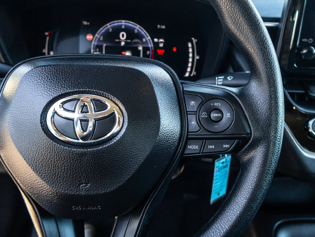 Used 2026 Toyota Corolla LE FWD image 27
