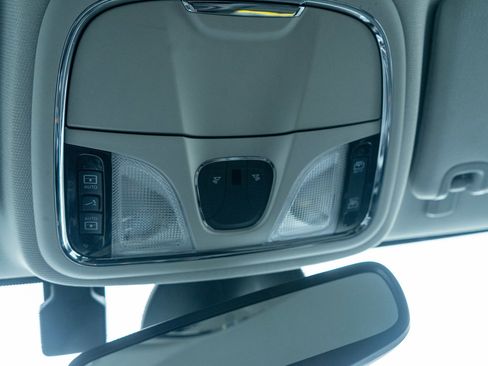 Used 2021 Jeep Cherokee Limited image 24