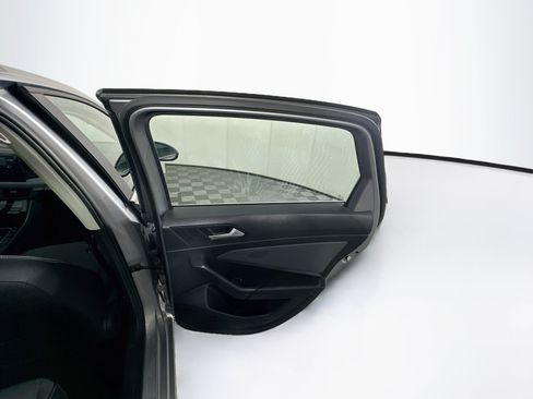 Used 2025 Volkswagen Jetta SE FWD image 30