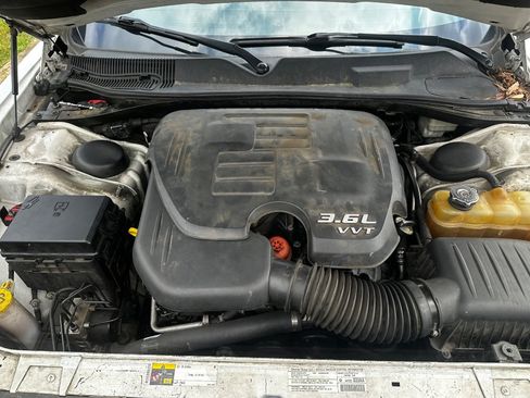 Used 2013 Dodge Challenger SXT image 27
