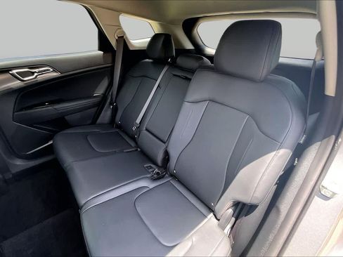 Certified 2024 Kia Sportage EX FWD image 18