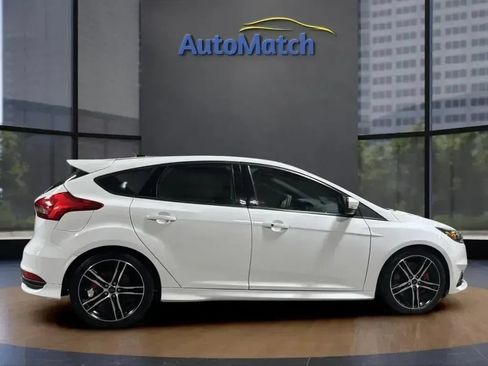 Used 2017 Ford Focus ST w/ Equipment Group 402A FWD image 11