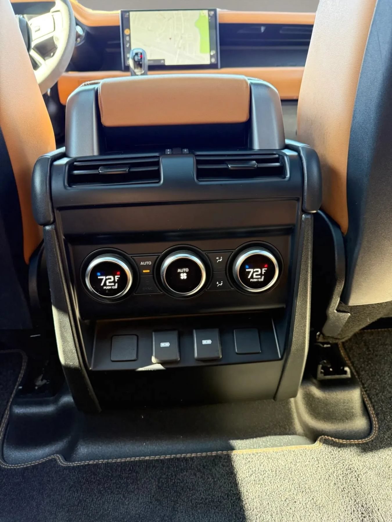 Used 2023 Land Rover Defender 110 AWD/4WD image 31