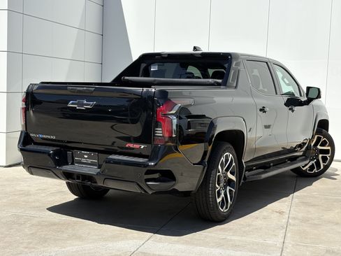 Used 2025 Chevrolet Silverado EV RST AWD/4WD image 7