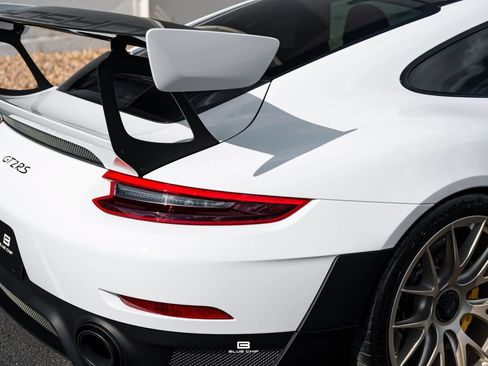 Used 2018 Porsche 911 GT2 RS RWD image 31