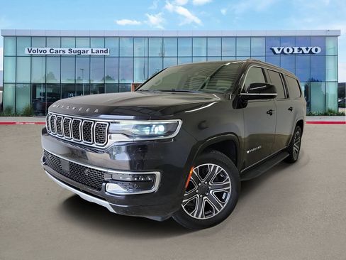 Used 2024 Jeep Wagoneer L Series II w/ Flexible Seating Group AWD/4WD image 1