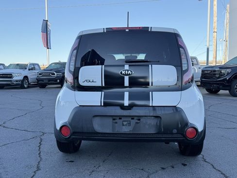 Used 2015 Kia Soul + image 6