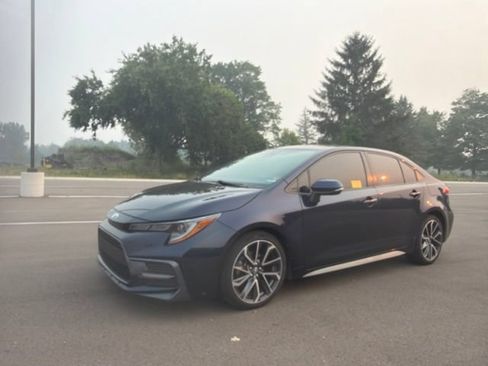 Used 2020 Toyota Corolla SE w/ SE Premium Package FWD image 1