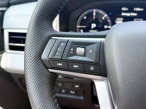 New 2025 Mitsubishi Outlander 4WD Plug-In Hybrid image 46