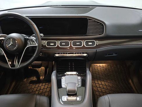 Certified 2025 Mercedes-Benz GLS 450 4MATIC image 19