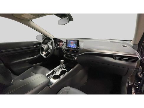 Used 2024 Nissan Altima 2.5 SV image 17