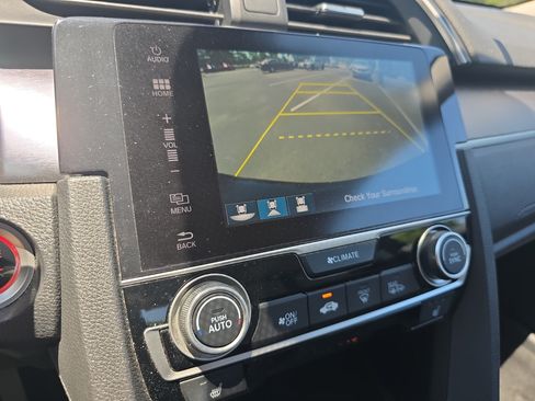 Used 2016 Honda Civic Touring image 21