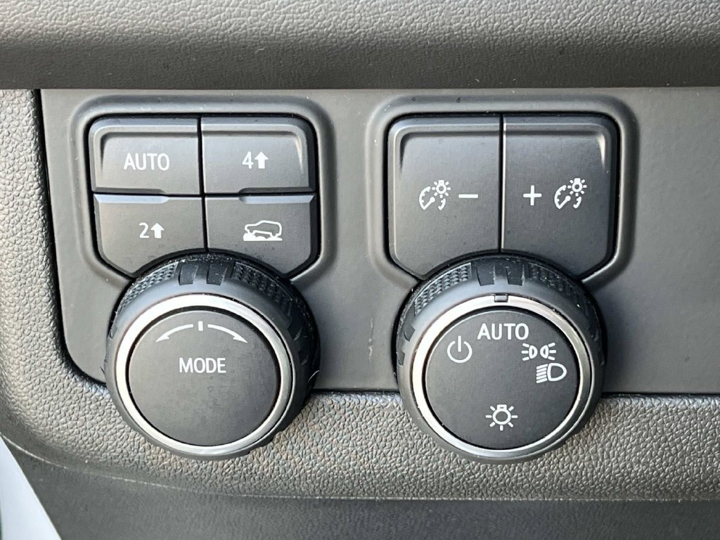 Used 2023 Chevrolet Suburban RST w/ Sport Performance Package AWD/4WD image 42
