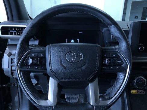 Certified 2025 Toyota 4Runner TRD Off-Road image 25