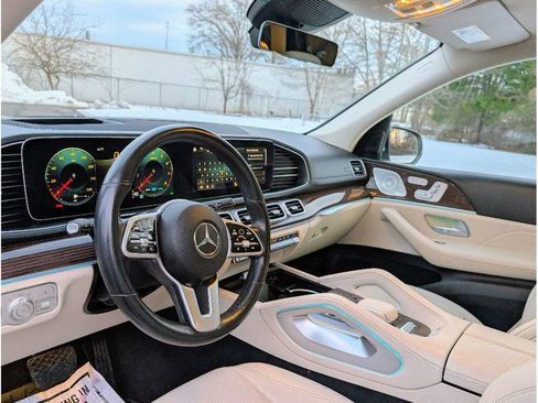 Used 2023 Mercedes-Benz GLS 450 4MATIC w/ Warmth & Comfort Package image 18