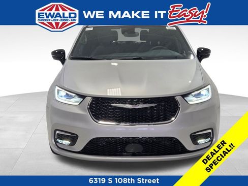 New 2026 Chrysler Pacifica Select image 10