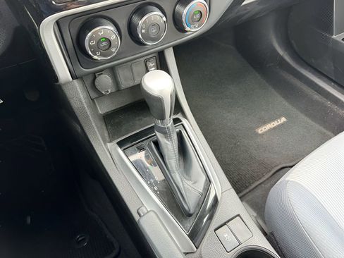 Used 2019 Toyota Corolla L FWD image 19