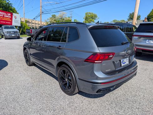Used 2023 Volkswagen Tiguan SE R-Line FWD image 5