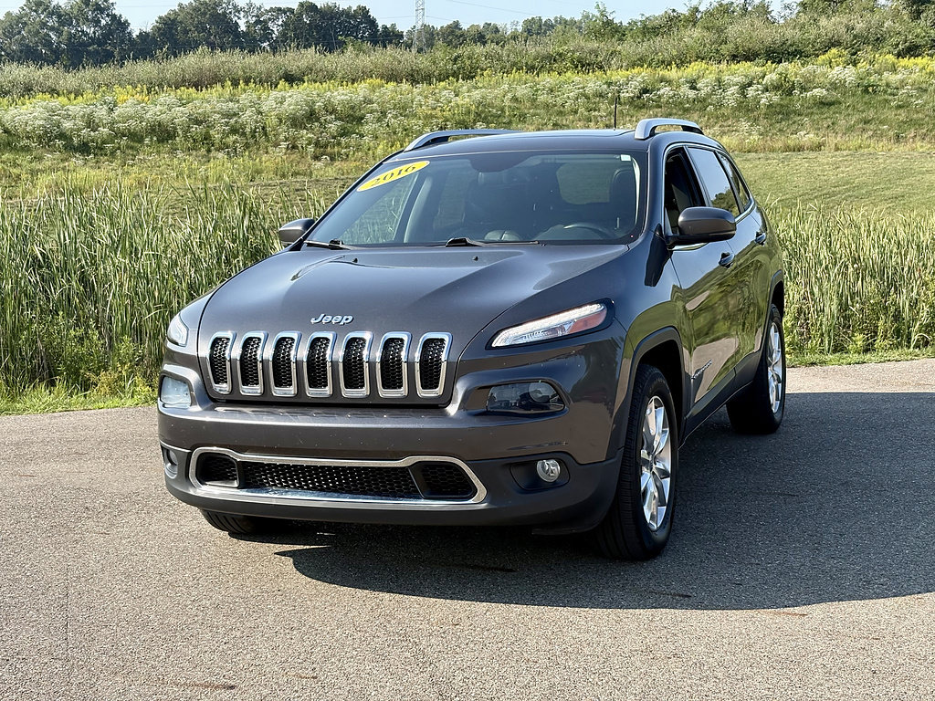 Used 2016 Jeep Cherokee Limited AWD/4WD image 1