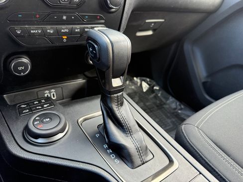 Used 2019 Ford Ranger XLT w/ FX4 Off-Road Package image 24