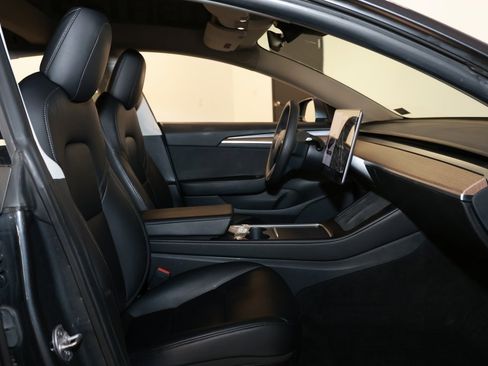 Used 2023 Tesla Model 3 Standard Range image 16