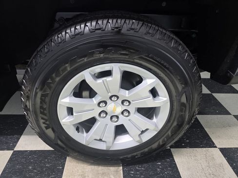 Used 2017 Chevrolet Colorado LT w/ LT Convenience Package AWD/4WD image 9