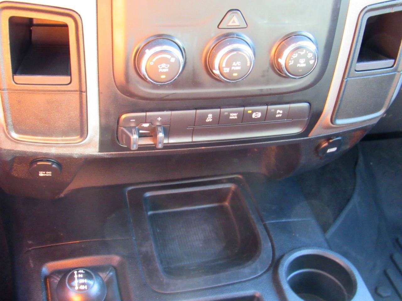 Used 2015 RAM 2500 Tradesman w/ Chrome Appearance Group AWD/4WD image 28