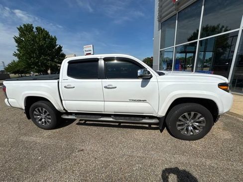 Used 2020 Toyota Tacoma Limited AWD/4WD image 3