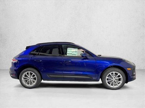 Certified 2026 Porsche Macan AWD/4WD image 8