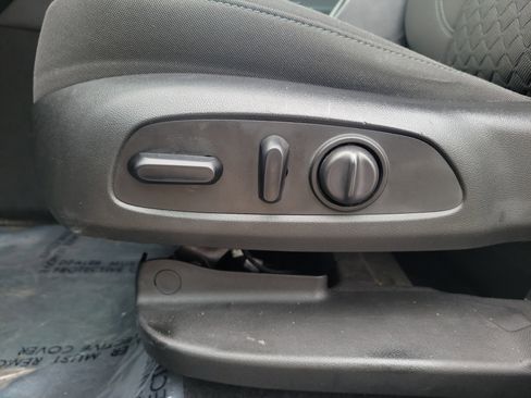 Used 2020 Chevrolet Blazer LT image 18