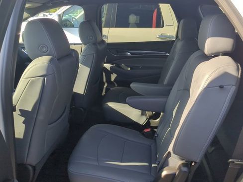 Used 2023 Buick Enclave Essence image 14