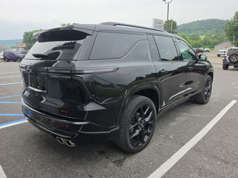 Used 2024 Chevrolet Traverse RS w/ LPO, Floor Liner Package AWD/4WD image 3