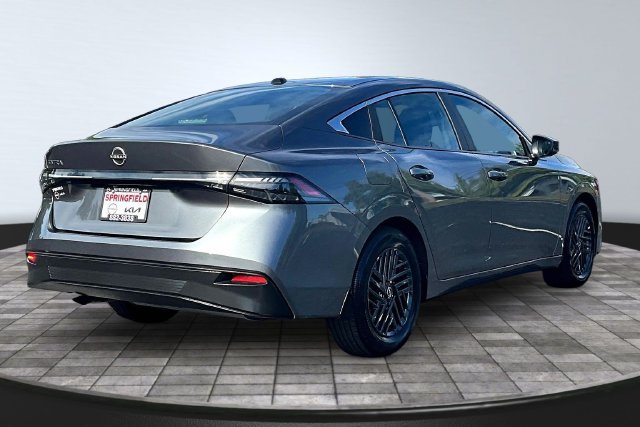 Used 2026 Nissan Sentra SV w/ SV Convenience Package FWD image 6