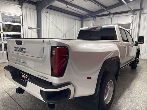 Used 2024 GMC Sierra 3500 Denali Ultimate image 18