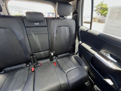 Used 2025 Mercedes-Benz GLB 250 4MATIC image 38