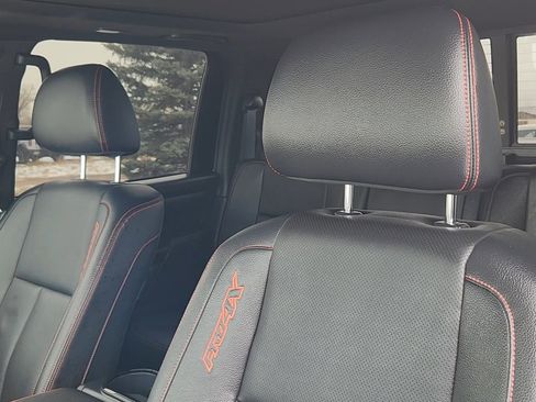 Used 2024 Nissan Titan PRO-4X w/ Pro-4x Convenience Package image 10